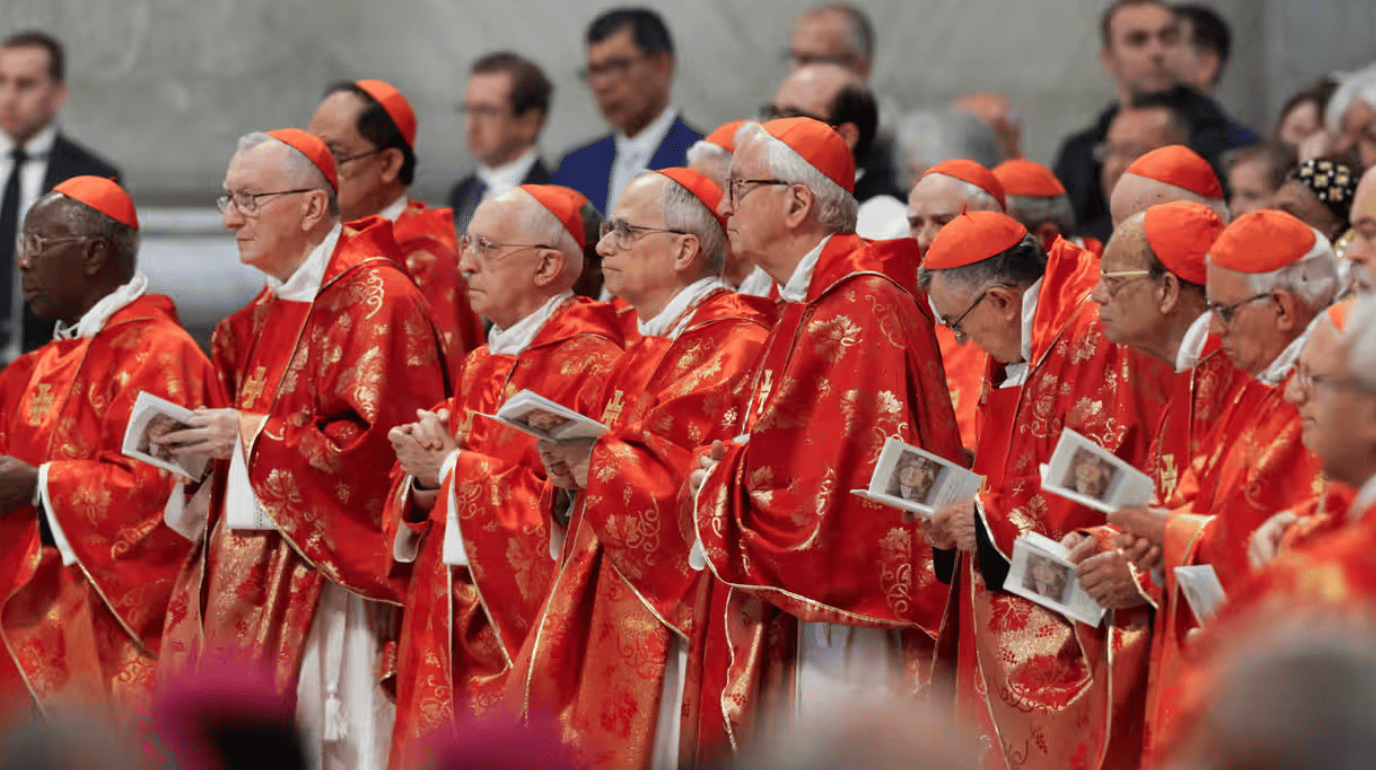 Conclave, l’appello del cardinale Re: "Sia scelto un Papa che risvegli le coscienze"