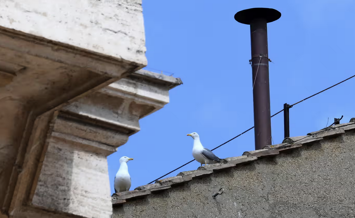 Tra popolo e circoli: il bivio della Chiesa tra vecchi chierici e Vangelo vissuto nel mondo