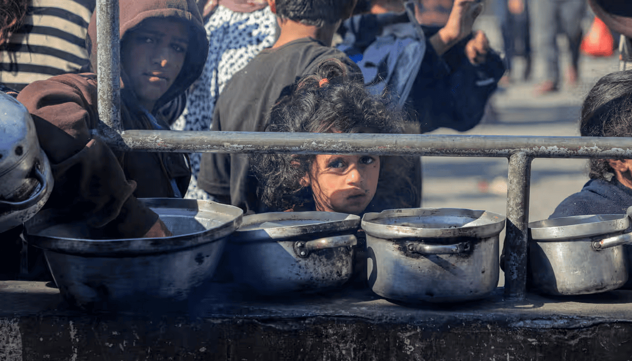 L'Onu attacca Israele: "Ha portato Gaza alla fase più pericolosa della fame, è genocidio"