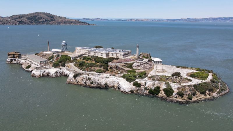 Trump vuole riaprire Alcatraz: populismo penale e retorica carceraria contro immigrati e giudici