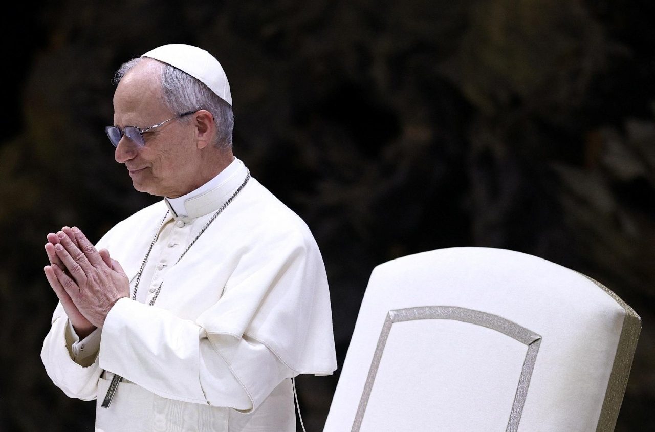 Papa Leone XIV incontra la stampa: "Disarmiamo le parole e contribuiremo a disarmare la Terra"