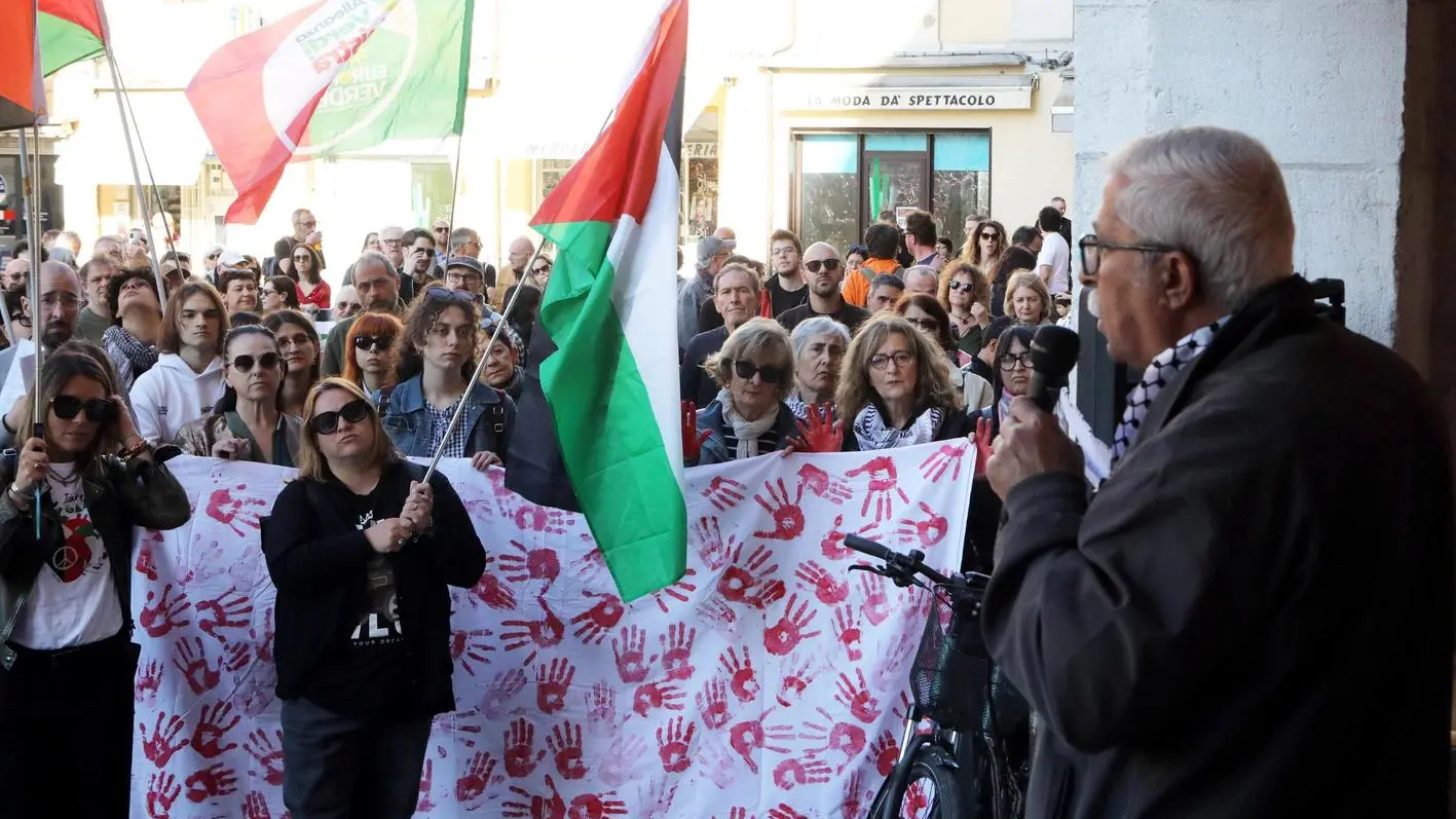 Il 7 giugno non ci saranno bandiere da bruciare ma da sventolare con amore: della Palestina e della pace