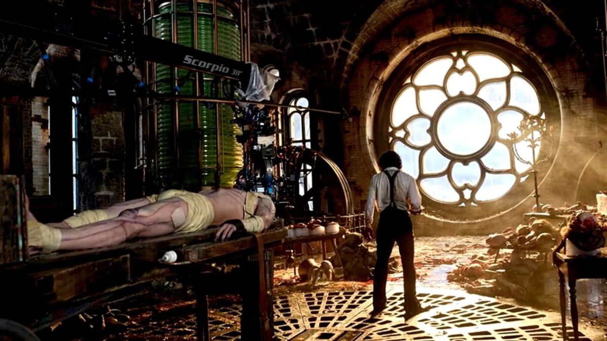 Non è un horror, è una storia d’amore: Guillermo del Toro riscrive Frankenstein