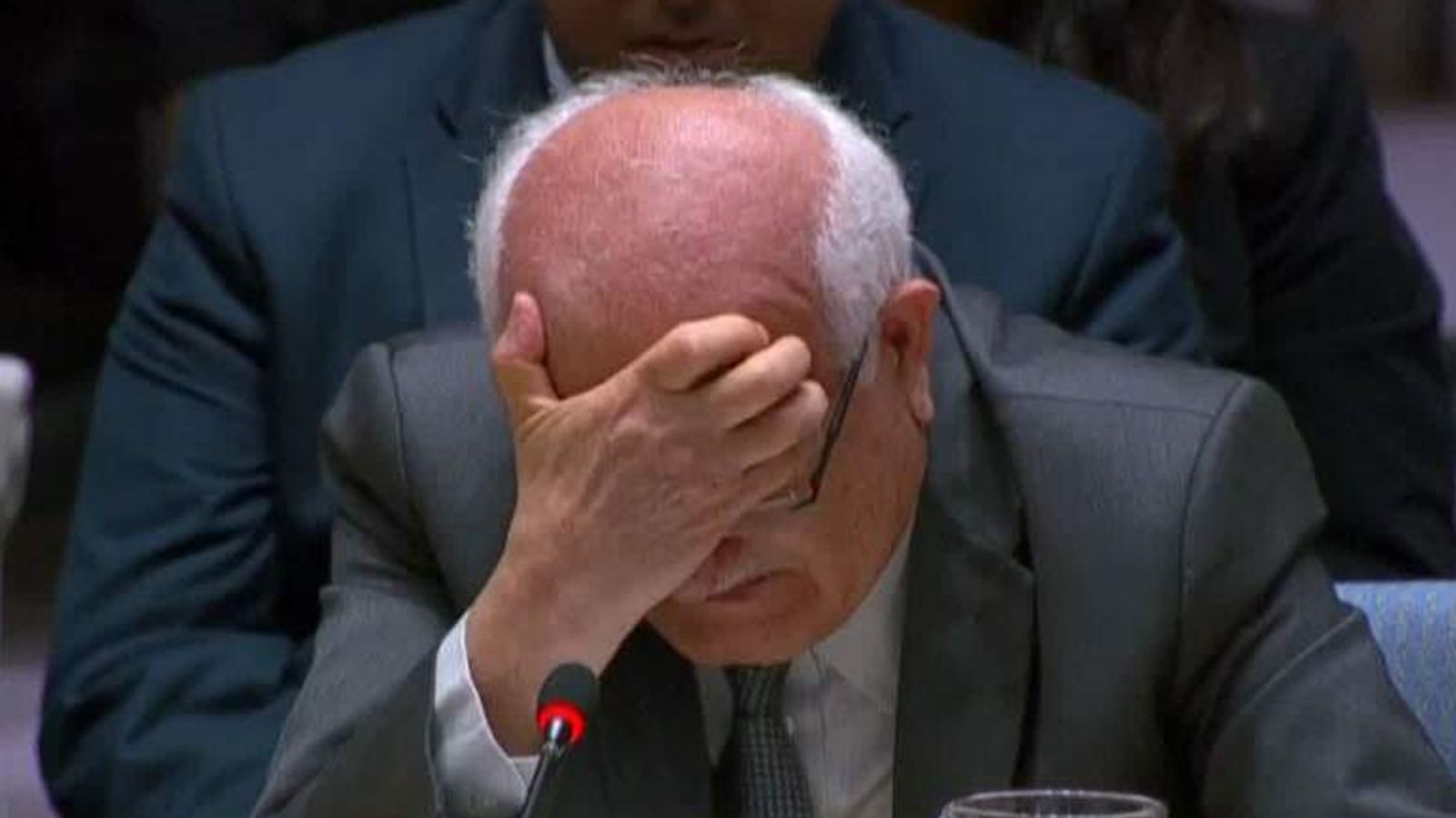 All’Onu l’ambasciatore palestinese scoppia in lacrime: "Ho nipoti, so l'importanza dei bambini per le famiglie"