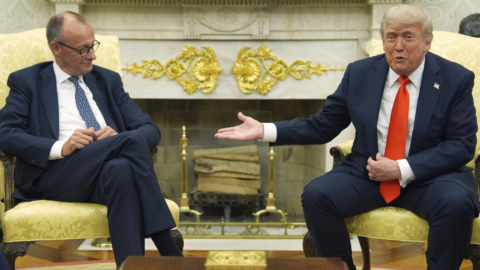 Trump, cinismo senza fine: "Lasciamo che Russia e Ucraina combattano ancora prima di intervenire..."