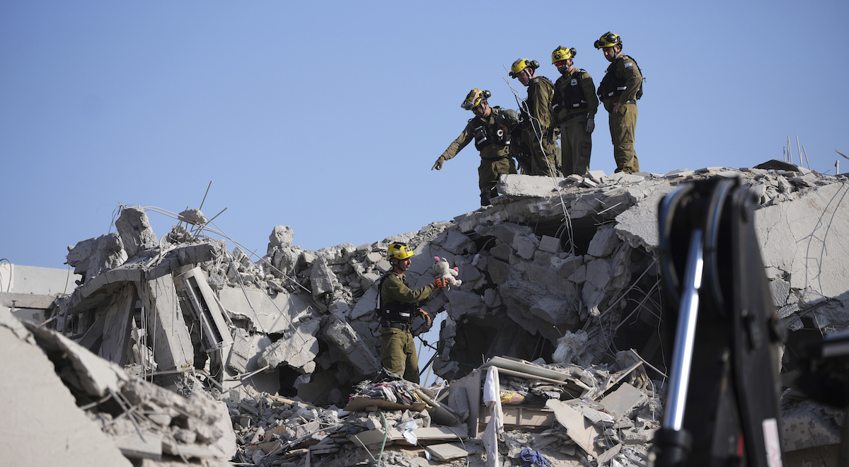 Israele rivendica il dominio dei cieli su Teheran: escalation con l’Iran e crisi a Gaza