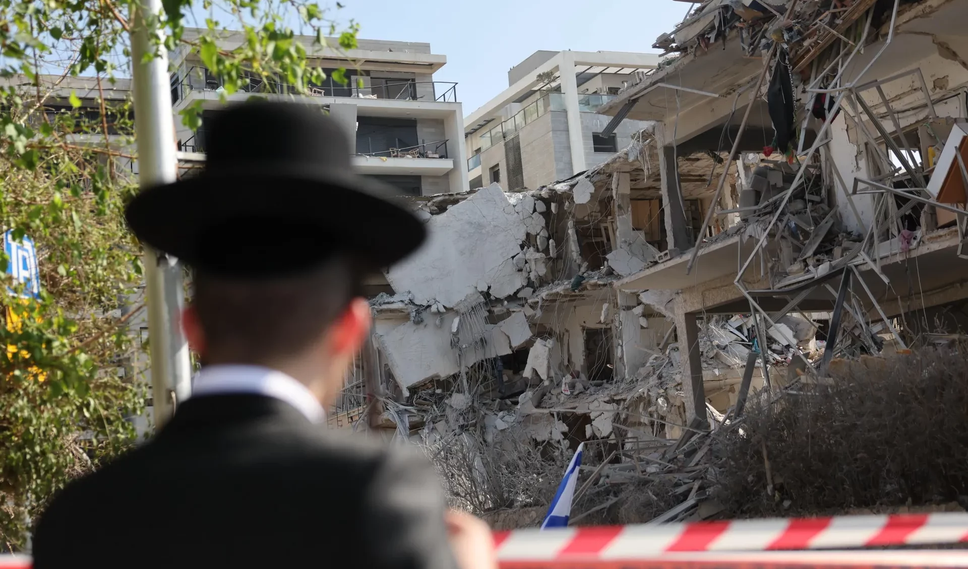 Israele e Iran altra notte di attacchi incrociati: almeno 10 morti e 200 feriti in Israele, decine di vittime in Iran