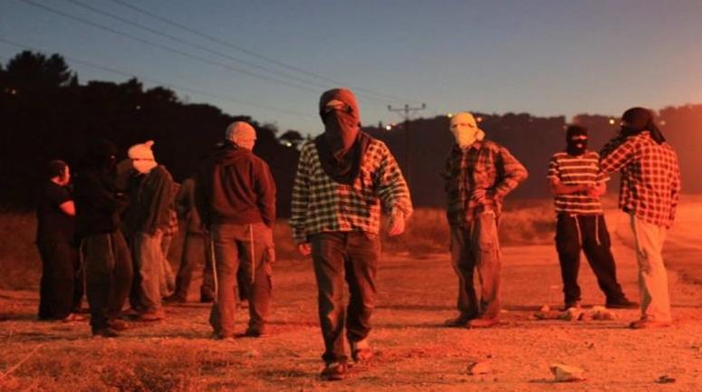 Cisgiordania: coloni di estrema destra appoggiati dai militari israeliani attaccano il villaggio di Deir Jarir