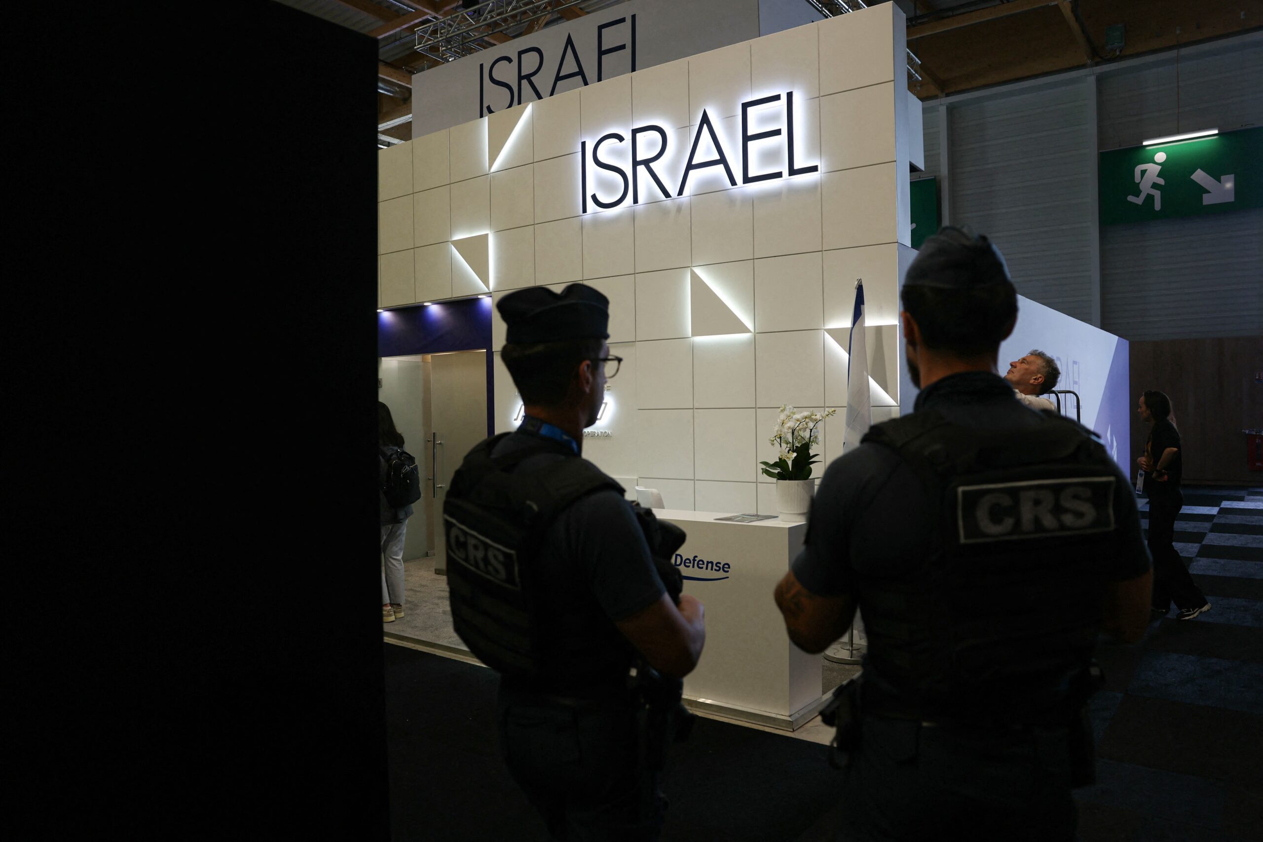 La Francia chiude quattro stand di aziende israeliane al Salone dell’Aeronautica di Parigi