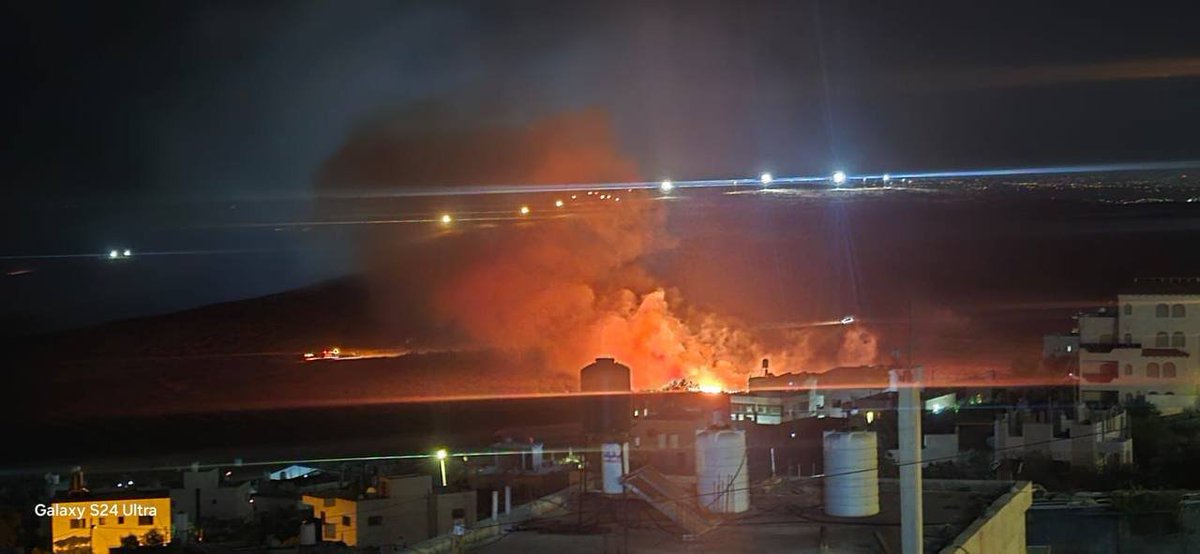 Coloni israeliani attaccano fattorie palestinesi e incendiano campi nei pressi di Ramallah