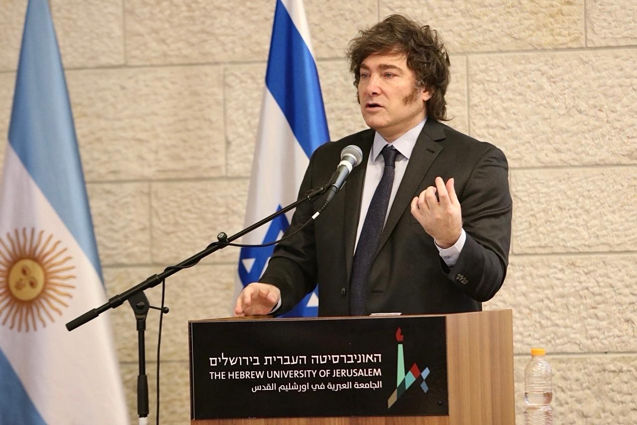 Milei a fianco di Netanyahu porta l’ambasciata argentina a Gerusalemme e attacca Greta Thumberg