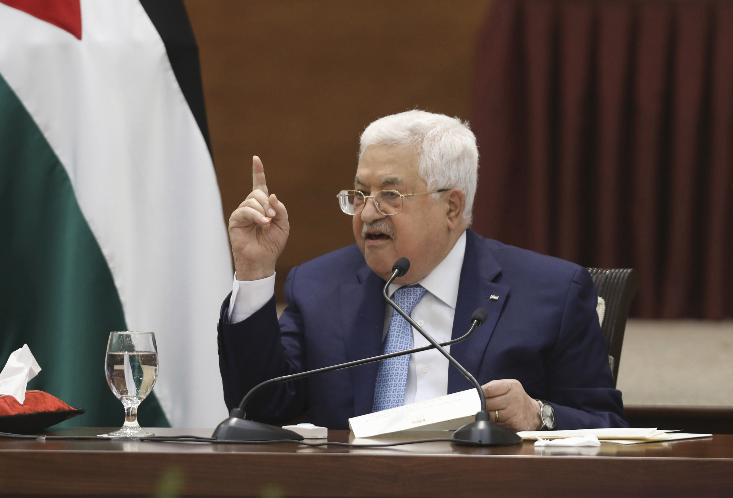 Il presidente palestinese Abu Mazen chiede ad Hamas di deporre le armi e una forza internazionale a Gaza