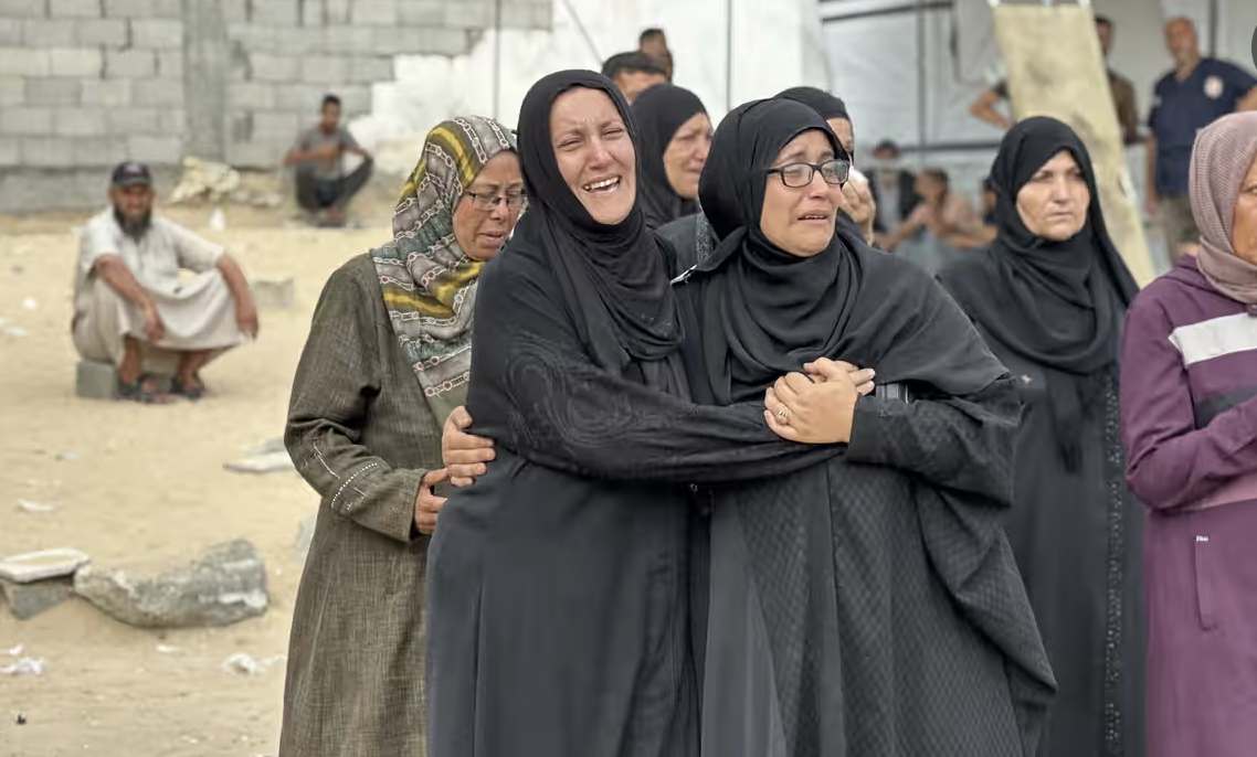 "Scene da film dell’orrore" a Gaza dopo che le forze israeliane hanno sparato sulla folla in attesa di aiuti