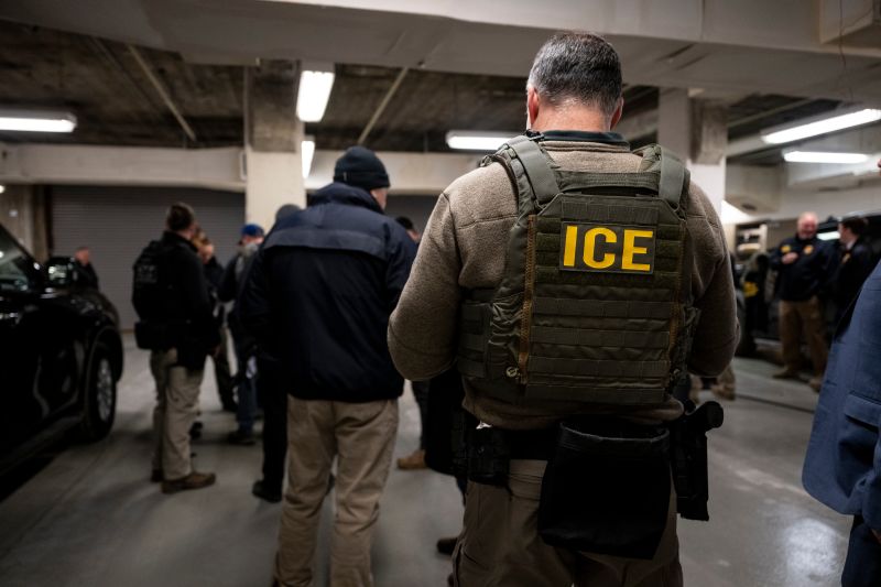 Bimbo malato di leucemia arrestato con la famiglia per essere deportato: l’atto disumano di Trump scuote l’America