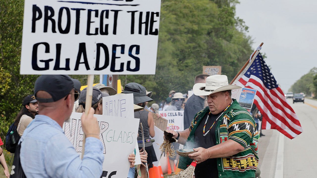 Florida, proteste nella riserva dei nativi contro il centro di detenzione per migranti: "È una profanazione"
