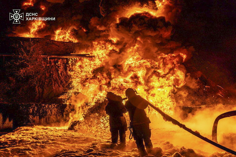 L'Ucraina colpisce base aerea russa a Voronezh: distrutti velivoli e munizioni