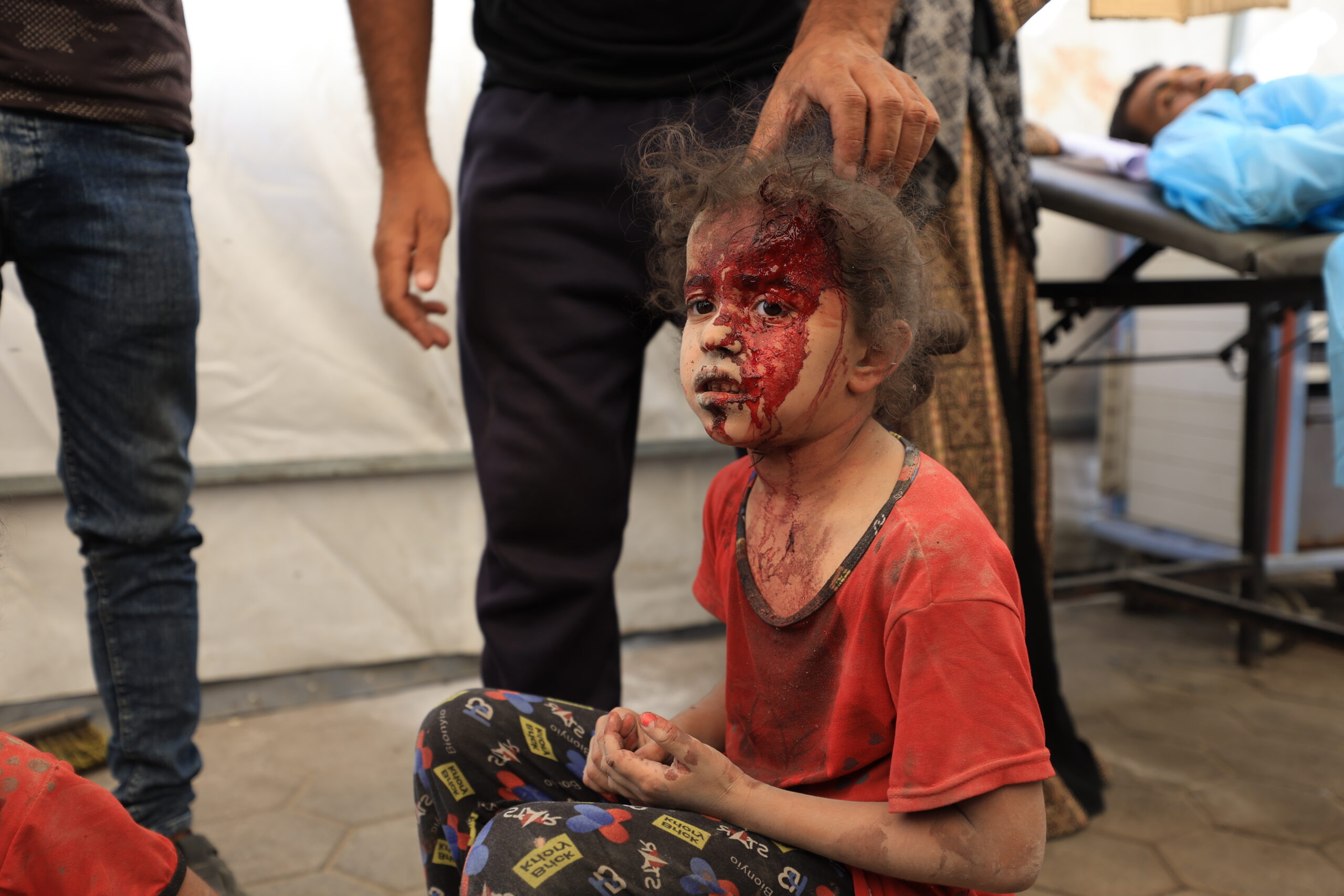 Gaza, altro giorno di sterminio: 94 morti e 252 feriti per i bombardamenti israeliani