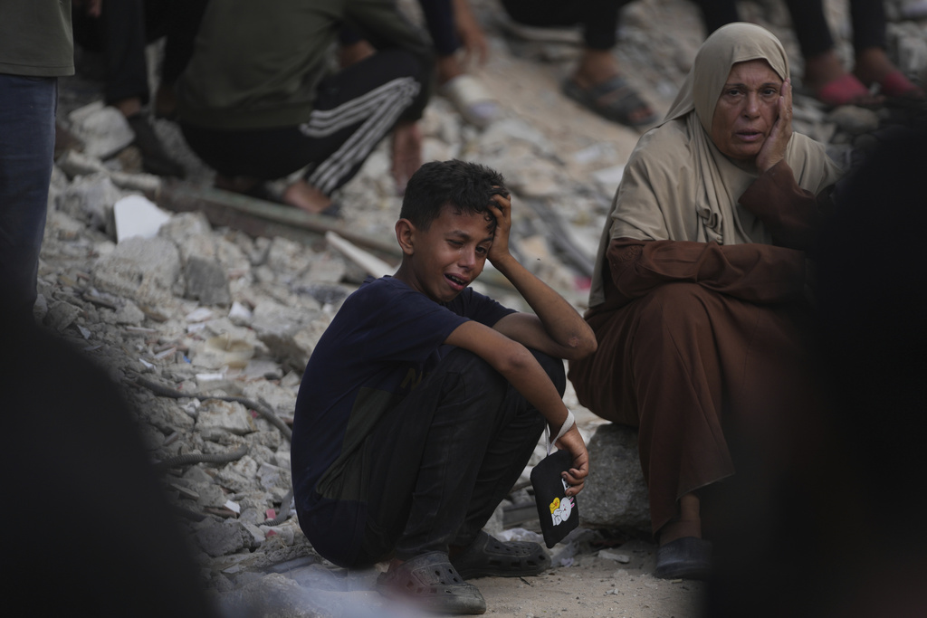 Gaza, 53 morti in un solo giorno: tra le vittime 32 civili in attesa di aiuti