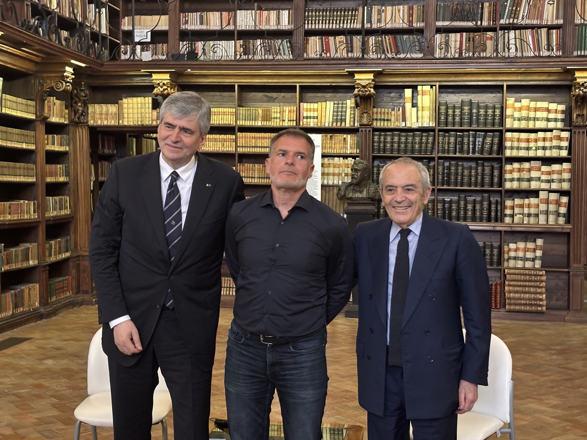 Declassamento della Pergola: farsa di mezza estate al Mic