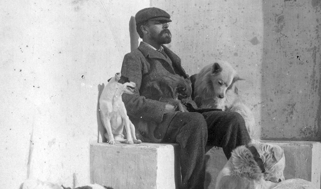 Axel Munthe: il medico svedese che amava la vita, la bellezza e gli animali nella sua Capri dell’anima