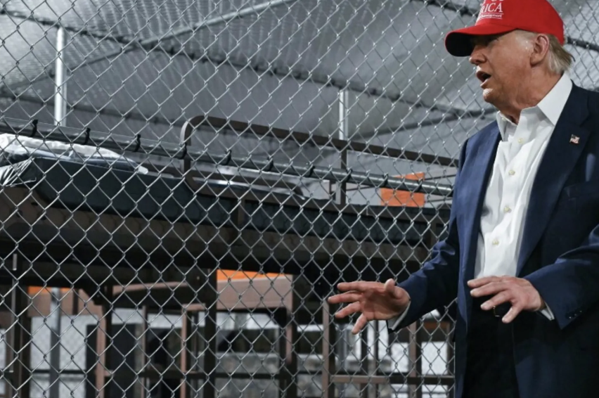 Trump e le sue gabbie disumane: gli italiani trattati come animali nei centri per migranti lanciano un appello