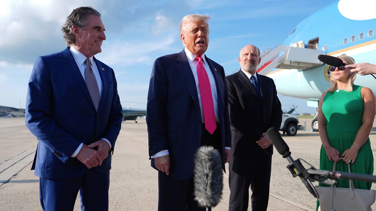 Trump definisce il caso Epstein una “bufala” e attacca i suoi sostenitori Maga: “Deboli e ingenui”