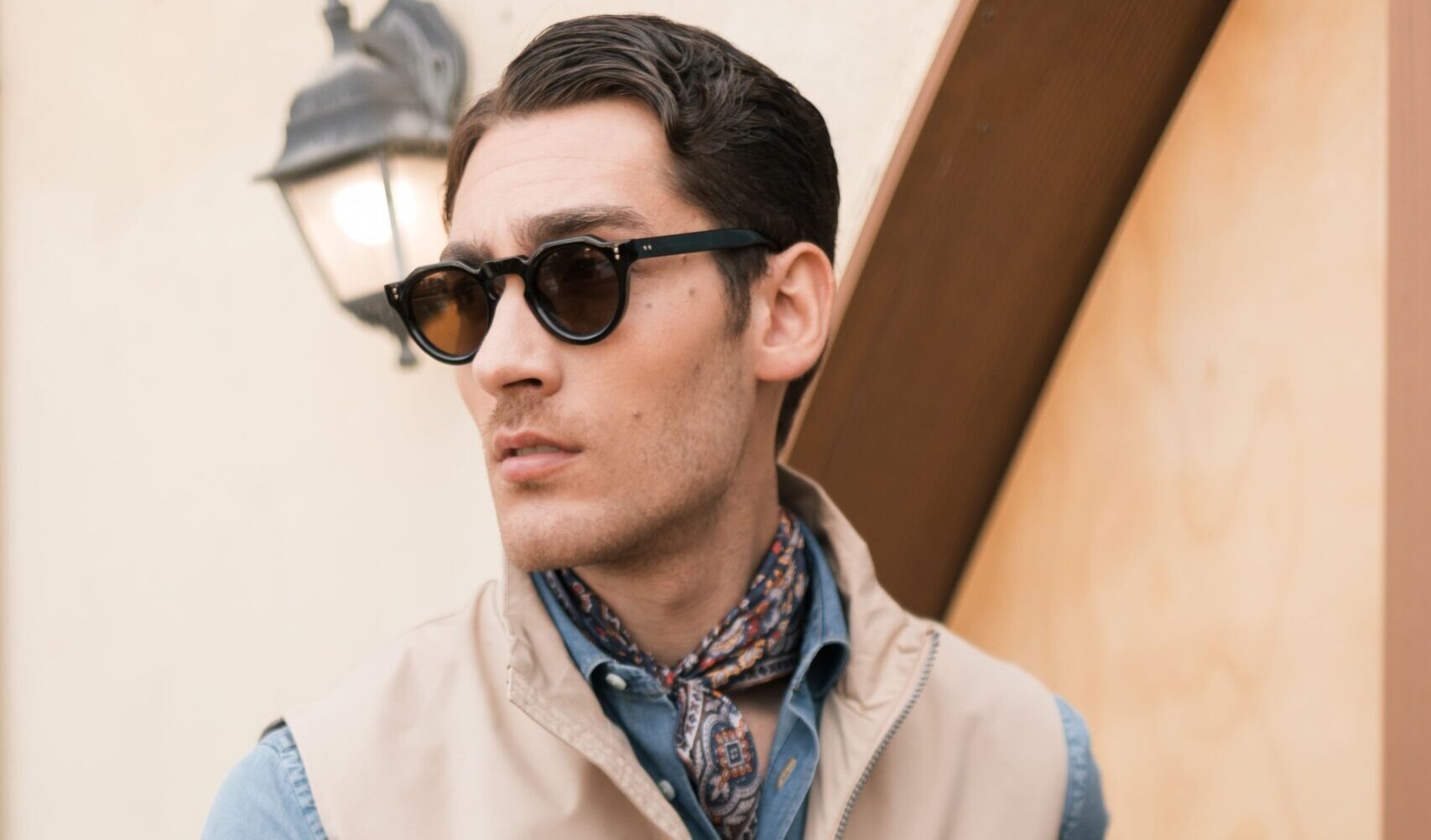 Alcune curiosità sulla camicia: dalle origini ai trend più attuali della moda uomo