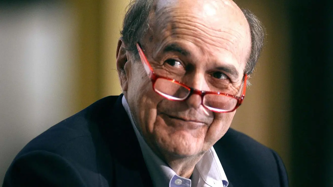 Bersani: “Convertire le industrie per il riarmo è pericoloso, poi il dentifricio non torna nel tubetto”