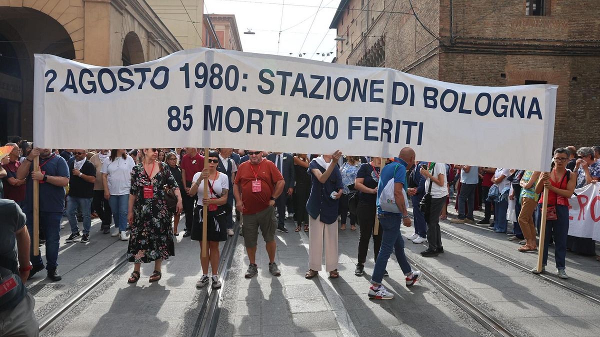 Strage di Bologna, Mattarella ricorda la "disumana" strategia eversiva neofascista
