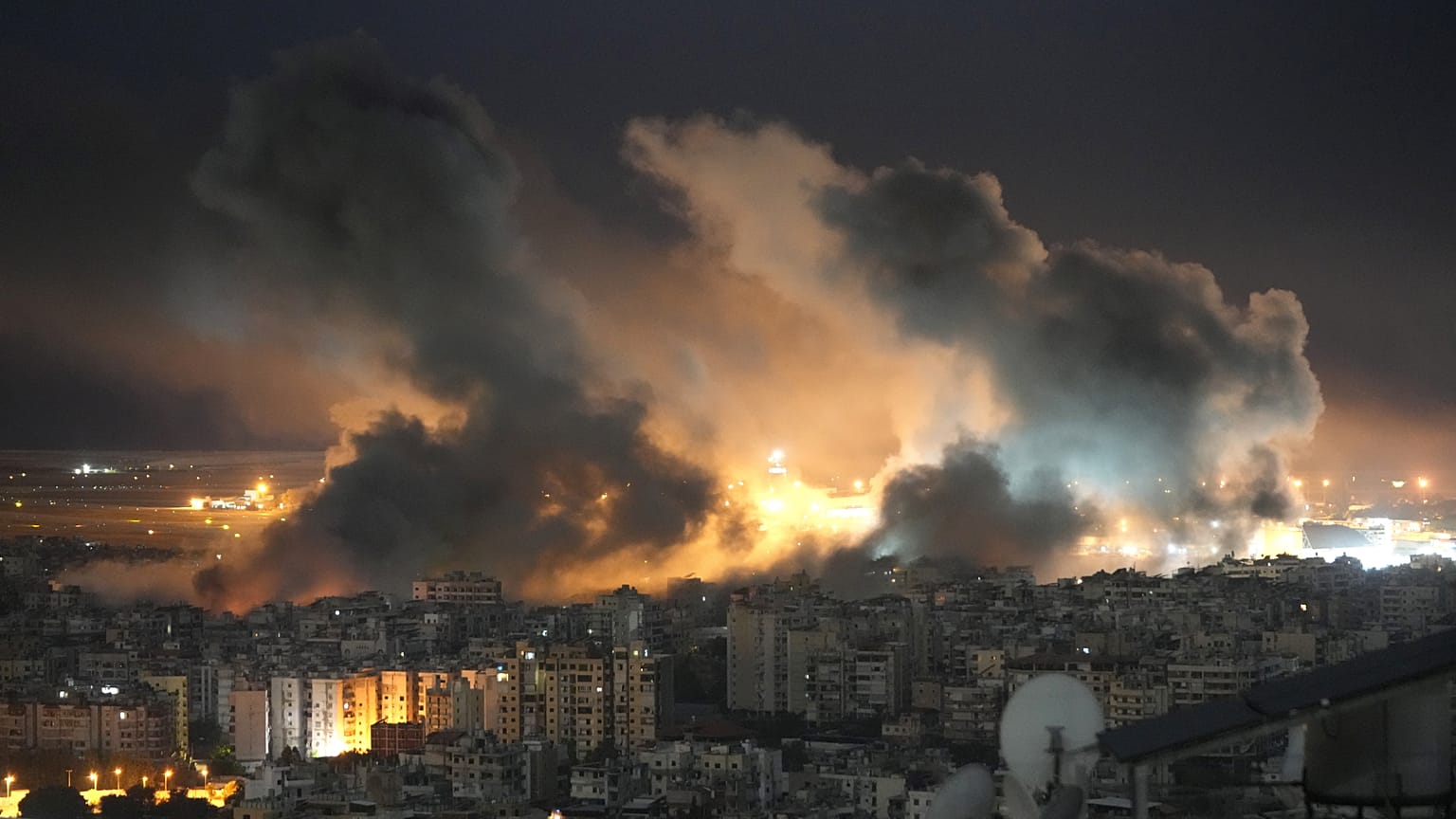 Libano tra disarmo di Hezbollah e riforme costituzionali: il viaggio del papa occasione decisiva