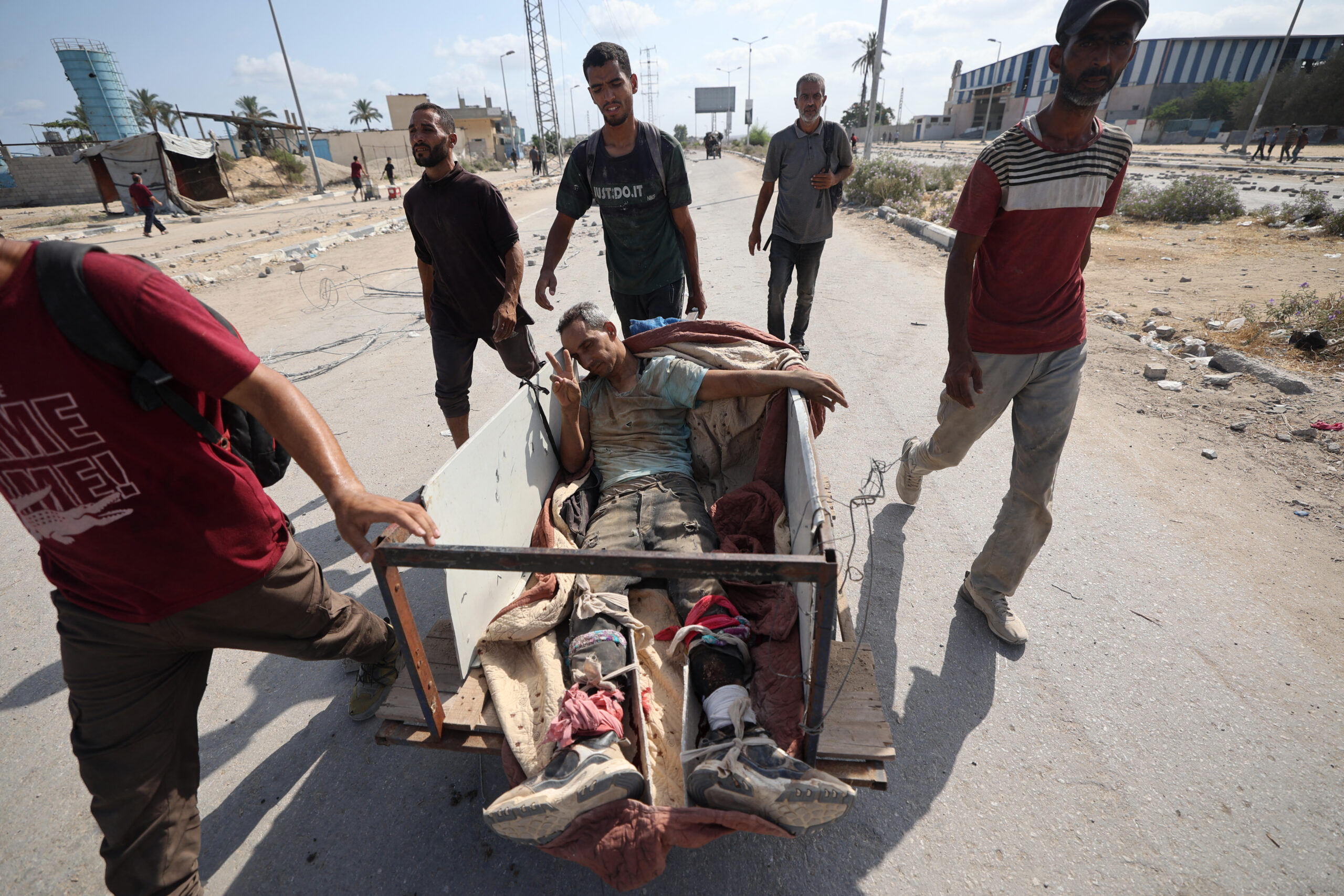 Gaza, nuovo giorno di stragi: 34 palestinesi uccisi solo nella mattina