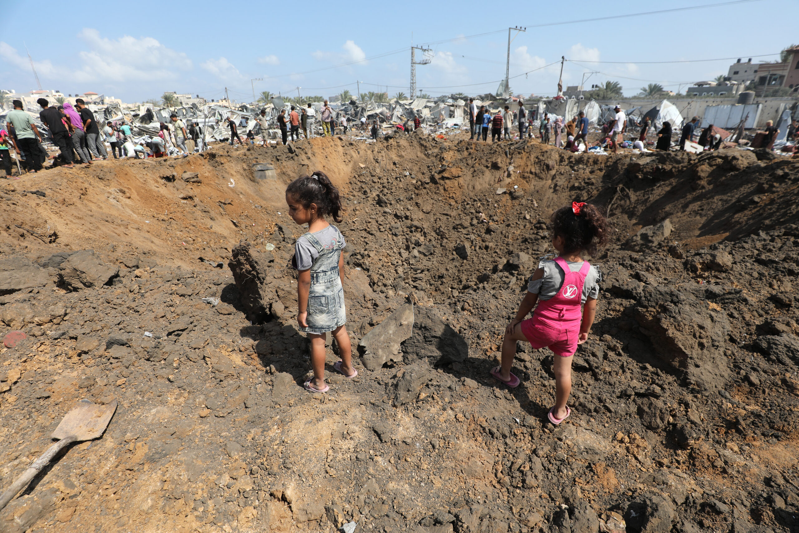 Gaza city, il dramma degli sfollati: "Morire a casa o morire altrove..."