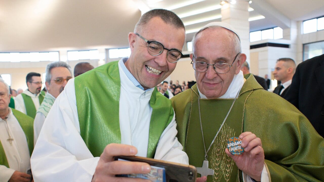 Israele espelle un sacerdote Pax Christi "colpevole" di chiedere pace e giustizia per i palestinesi