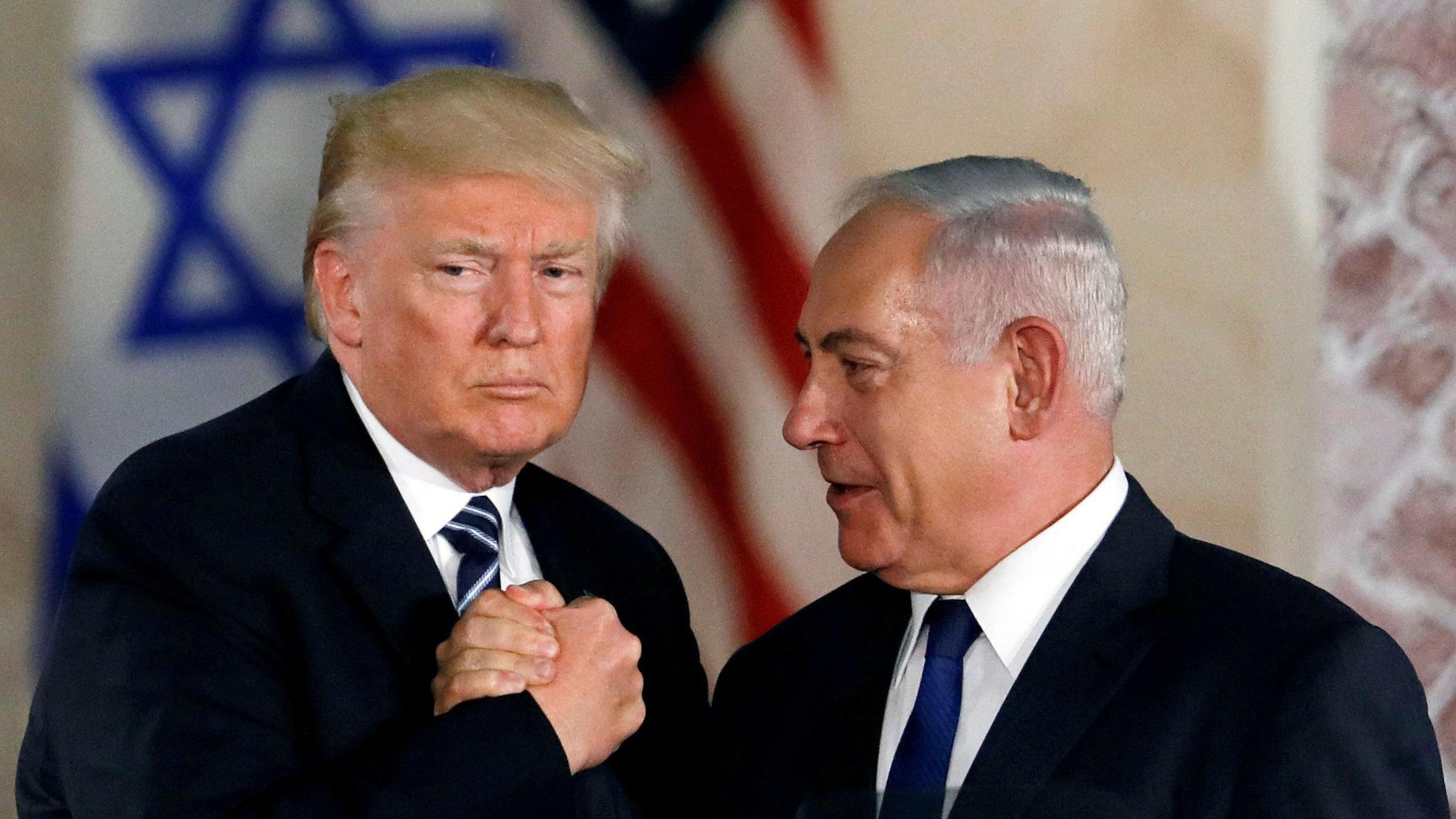 Trump, il prestigiatore della Casa Bianca che trasforma il genocida Netanyahu in un brav'uomo