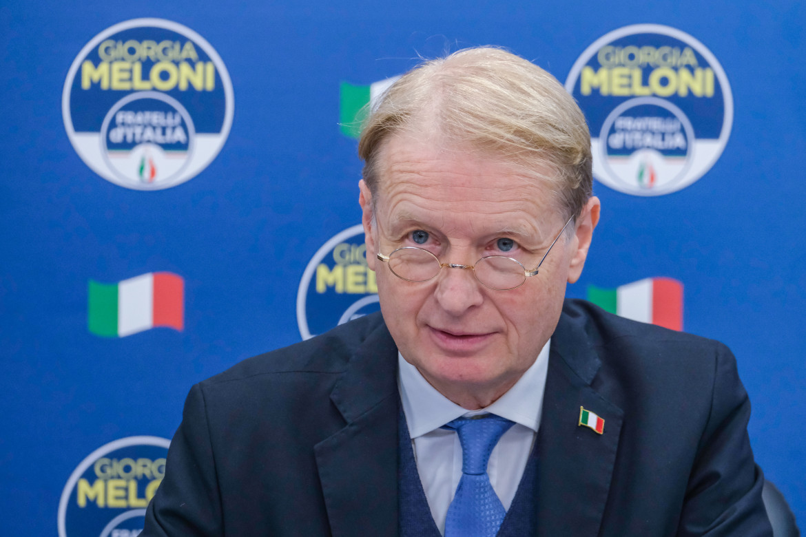 Fallisce il blitz di Fratelli d'Italia per abolire il divieto di pubblicità sessiste e omofobe