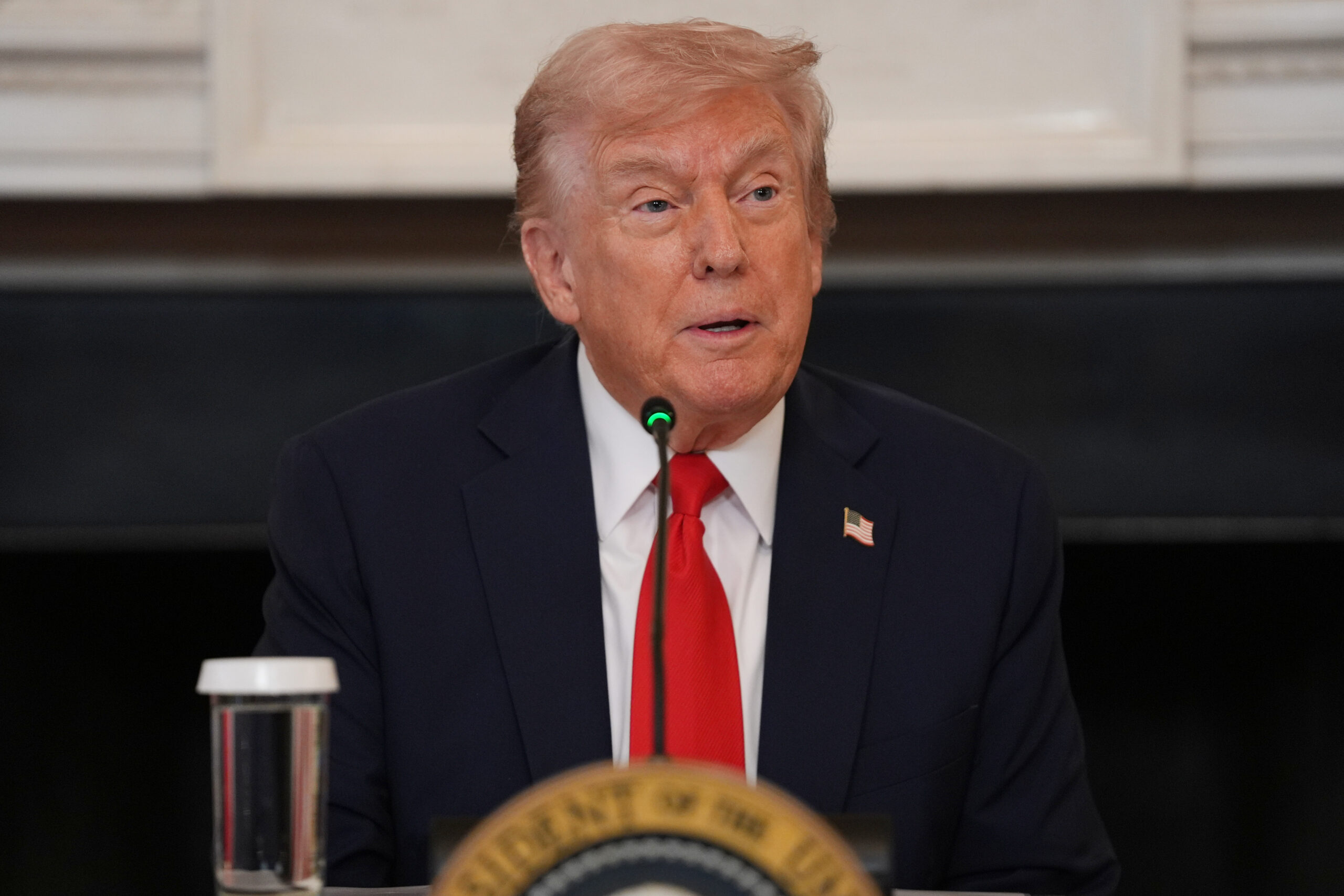 Trump scatena la persecuzione a sinistra: censura e repressione come strumenti del nuovo autoritarismo
