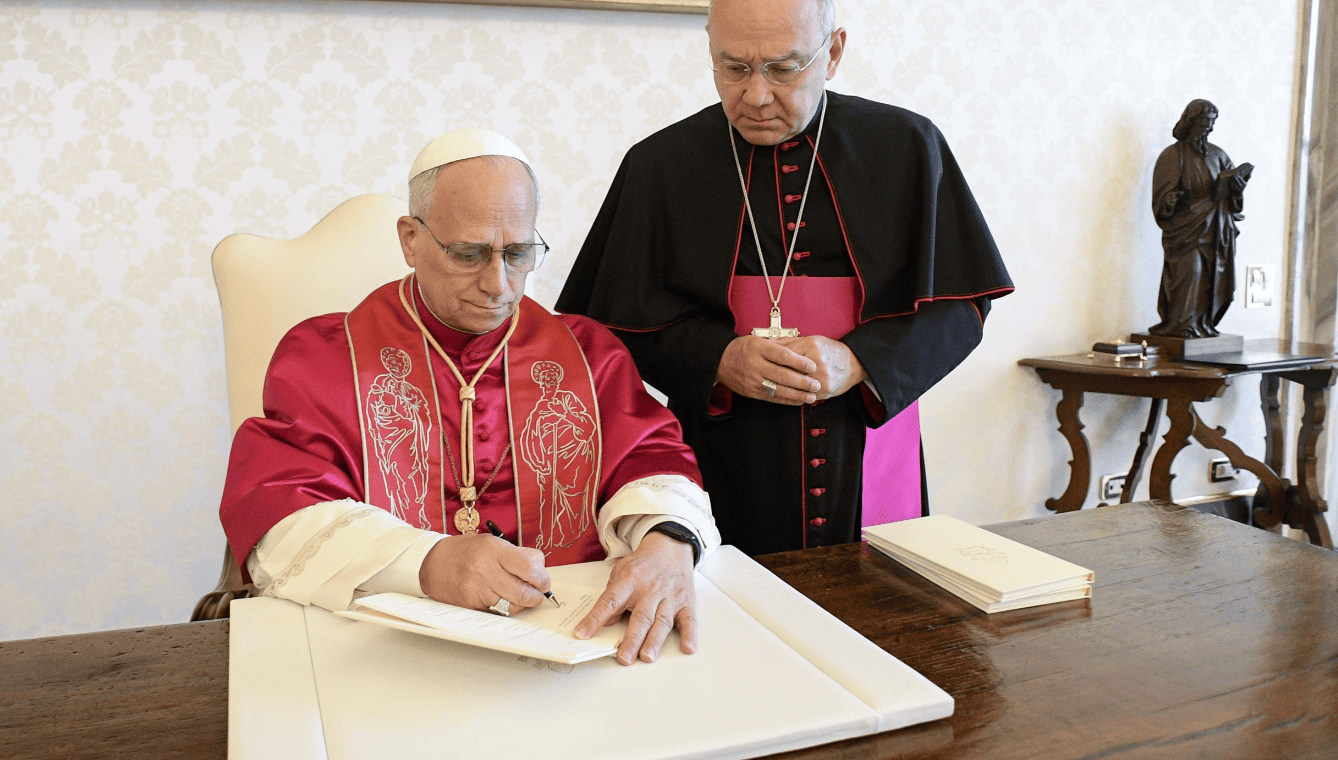 "Dilexit te": come Leone XIV raccoglie l’eredità di Francesco e rilancia la Chiesa dei poveri e dei migranti