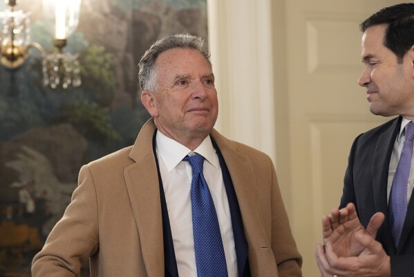 L’inviato di Trump disse a un dirigente del Cremlino che l’Ucraina doveva cedere territori per un accordo di pace