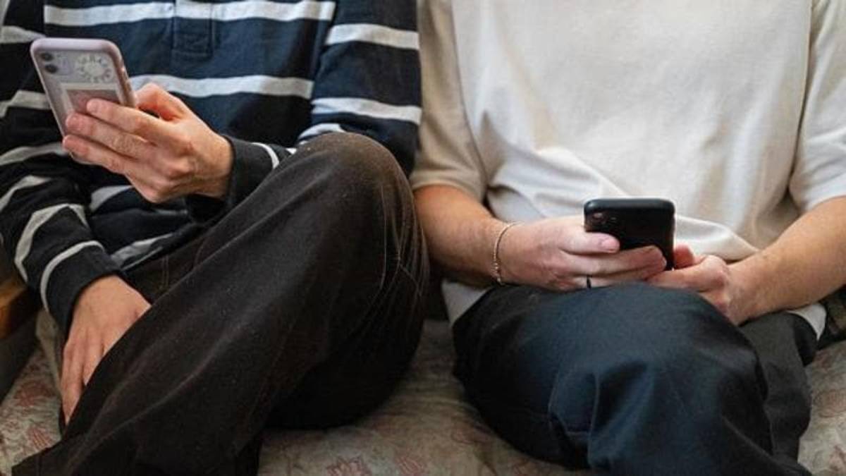 Fuggire dalla solitudine con l'IA: lo studio sui chatbot che diventano amici e il rischio per la salute mentale fonte: repubblica.it