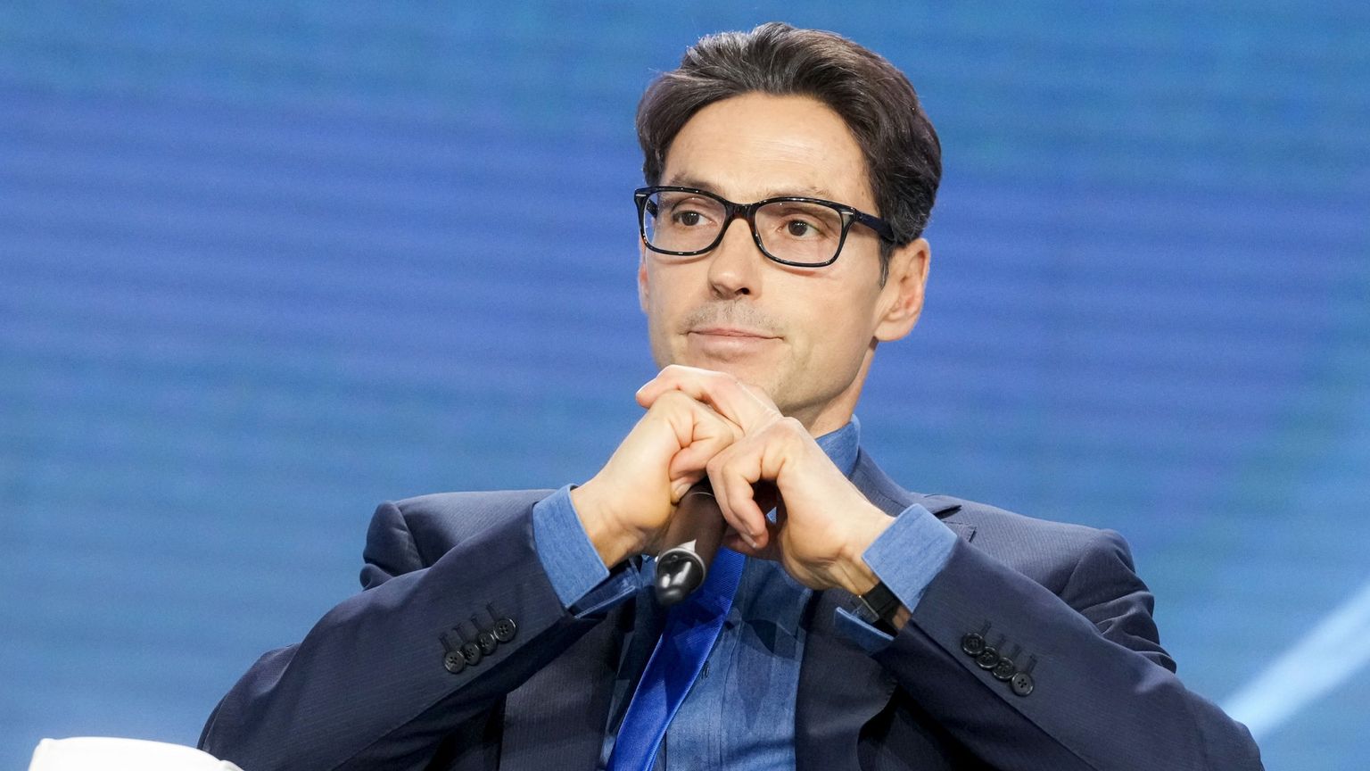 Berlusconi jr ringrazia Tajani e gli dà il benservito: le 'facce nuove' di Forza Italia un guaio per Meloni