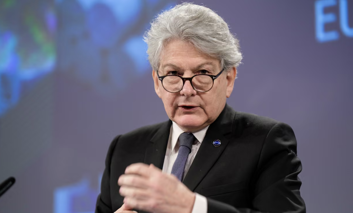 Trump il tiranno colpisce l’Europa: sanzioni contro Thierry Breton e altri per i regolamenti sulle tecnologie