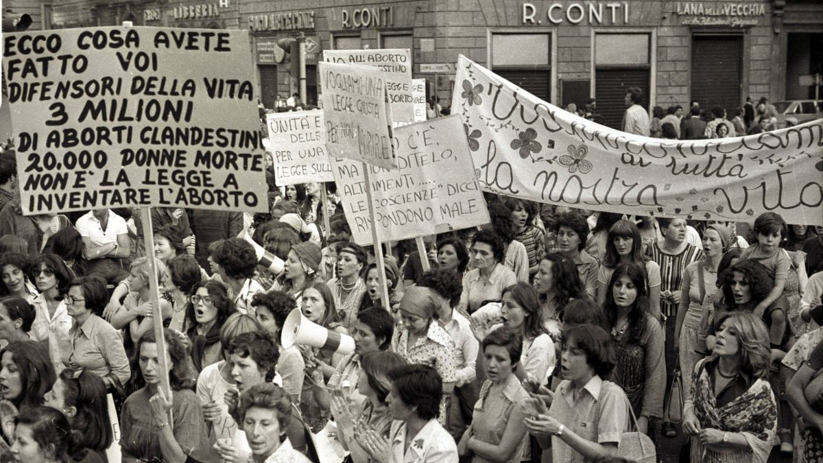 Come la cultura pop ha riscritto l'identità femminile italiana