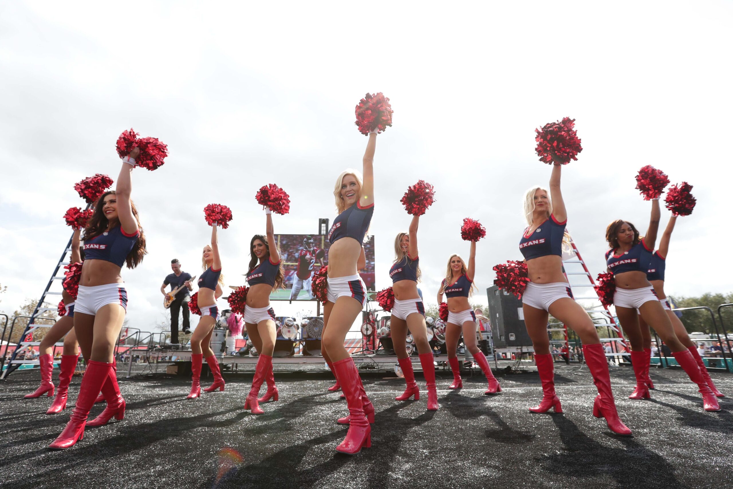 Vite adolescenti sotto pressione: invidie e giochi di potere tra cheerleader trasformano la scuola in teatro oscuro
