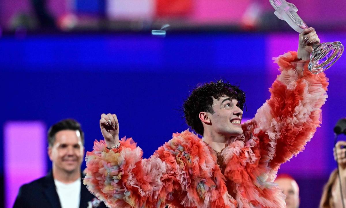 No a Israele: Nemo, vincitore dell’Eurovision 2024 restituirà per protesta il trofeo conquistato a Malmo