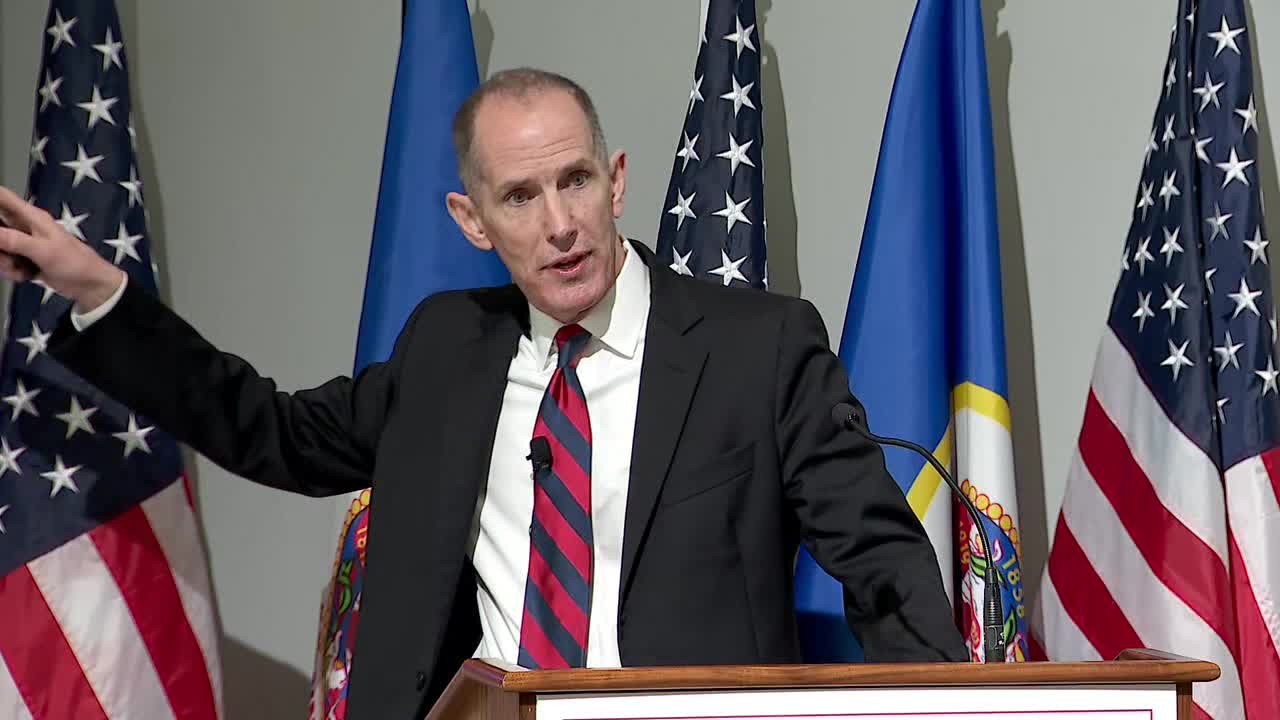 Minnesota: il candidato governatore repubblicano lascia e accusa Trump per la barbarie dell'Ice