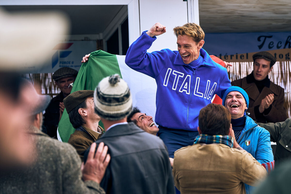 Rosso Volante: Giorgio Pasotti è Eugenio Monti, l'eroe del bob Rosso Volante: Giorgio Pasotti è Eugenio Monti, l'eroe del bob