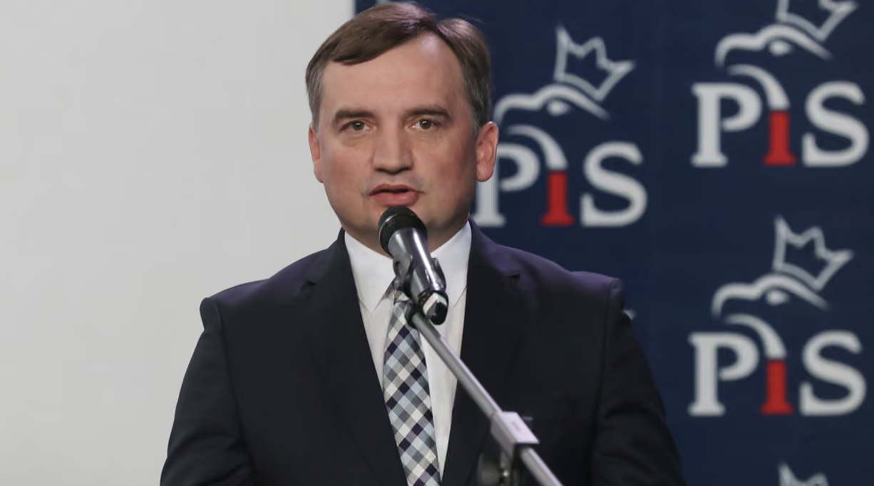 L'Ungheria dà l'asilo politico all’ex ministro polacco della Giustizia (di estrema destra) indagato per abuso di potere