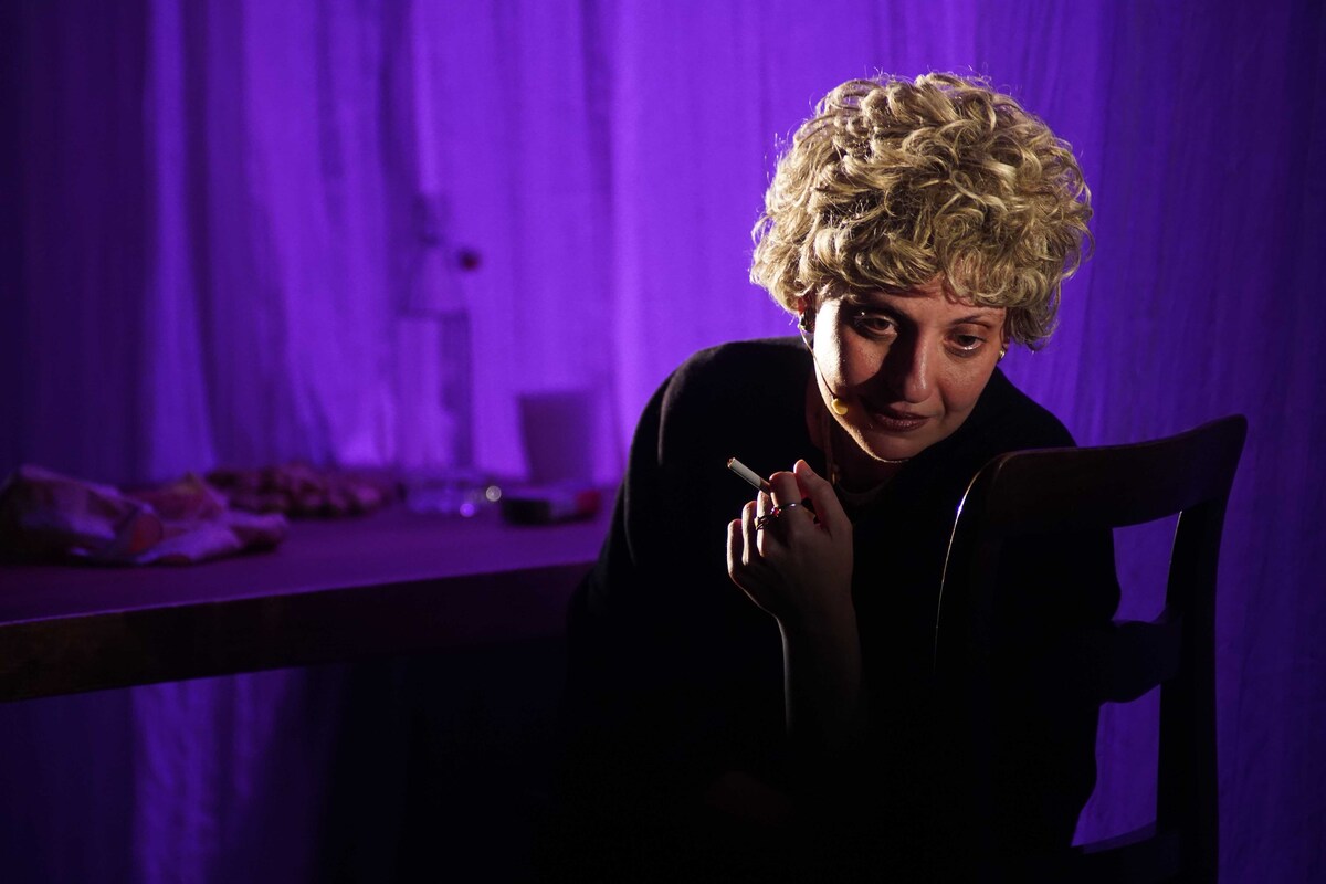 Serena Balivo in La morte ovvero il pranzo della domenica ph. Angelo Maggio - recensione di Alessia de Antoniis