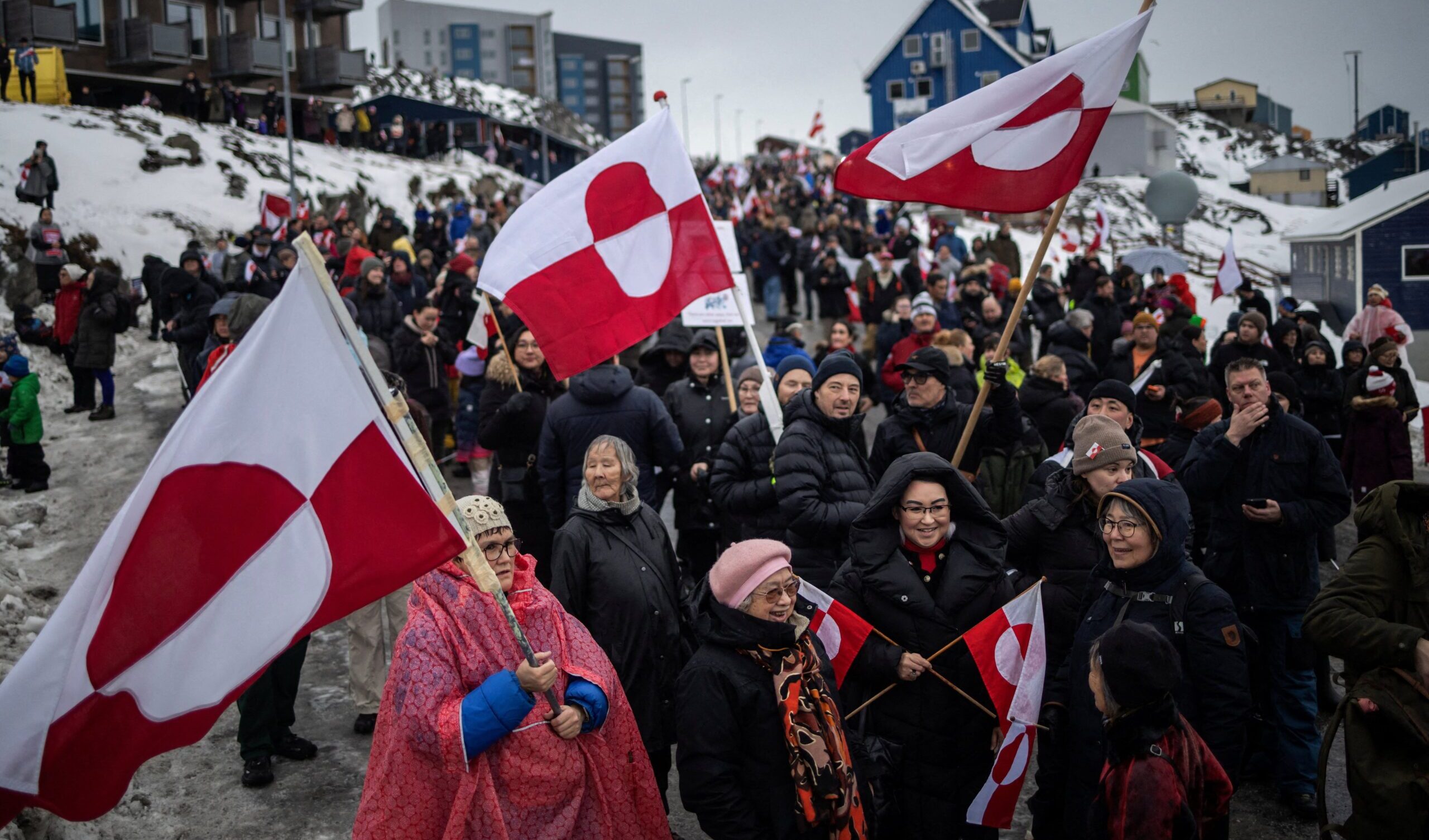 Groenlandia: Trump dice che non farà passi indietro e non esclude l'uso della forza militare