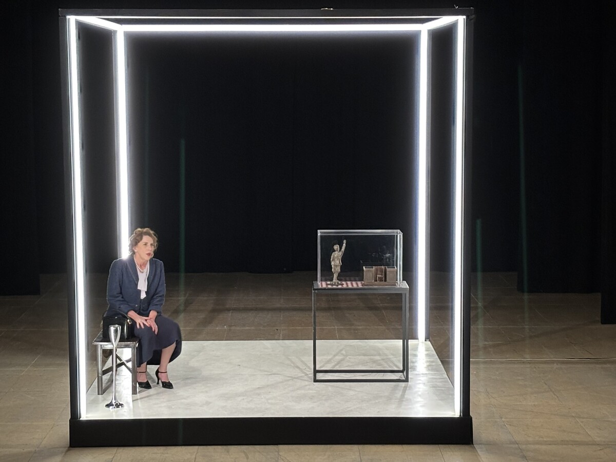 Sarfatti, scritto da Angela Dematté e diretto da Andrea Chiodi, con Claudia Coli - Teatro Torlonia - recensione di Alessia de Antoniis